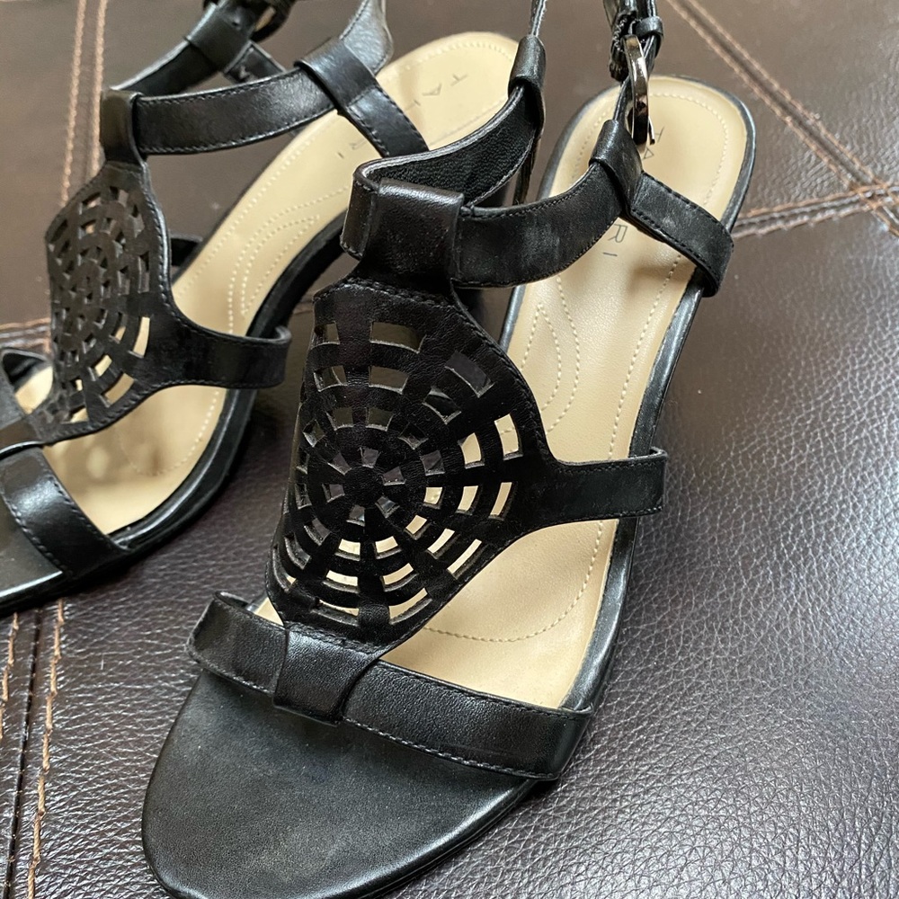Tahari sandals